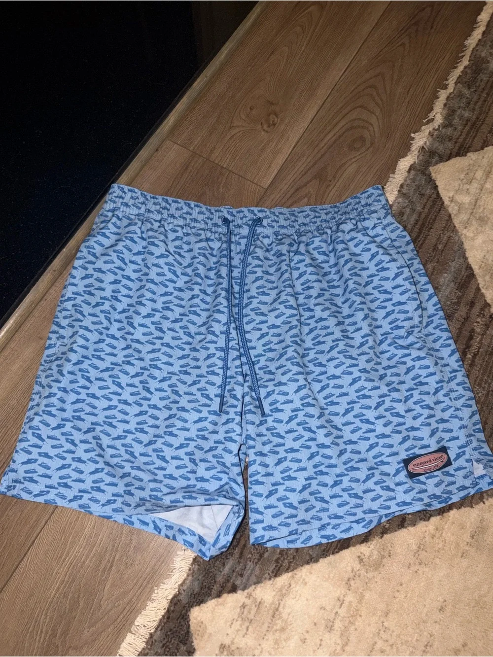 Men’s Vineyard Vines Size Medium 7” Chappy Swim Trunks